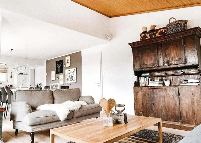 Haus Tschuetta - Zentrale Lage In By Interhome 度假居